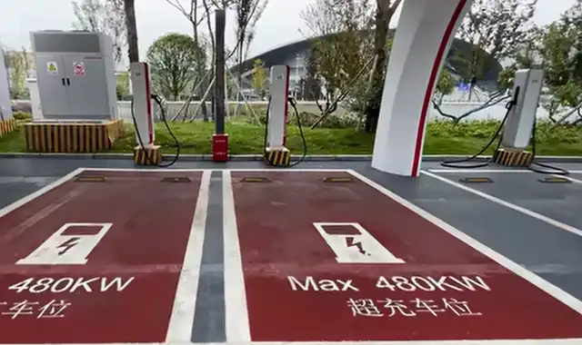 China Builds World's Largest Electric Vehicle Charging Network — Now Three Times the Size of Its Gas Station Network
